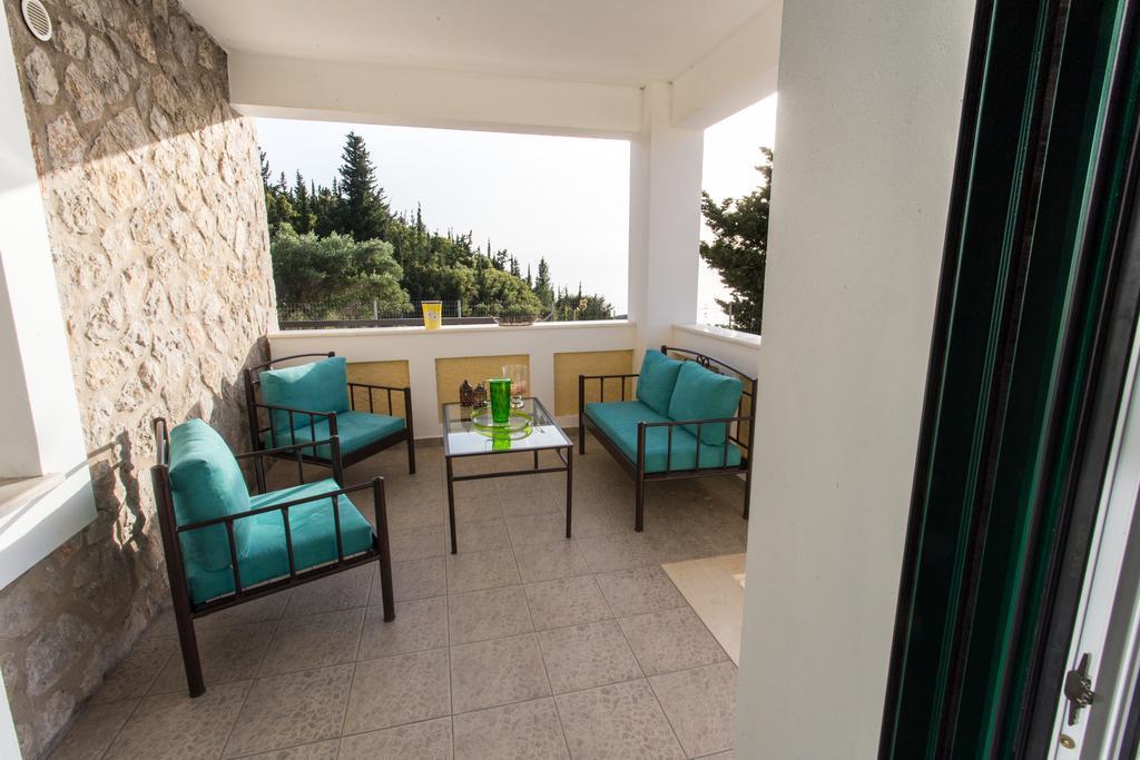 Villa Vera Ayios Nikitas Bagian luar foto